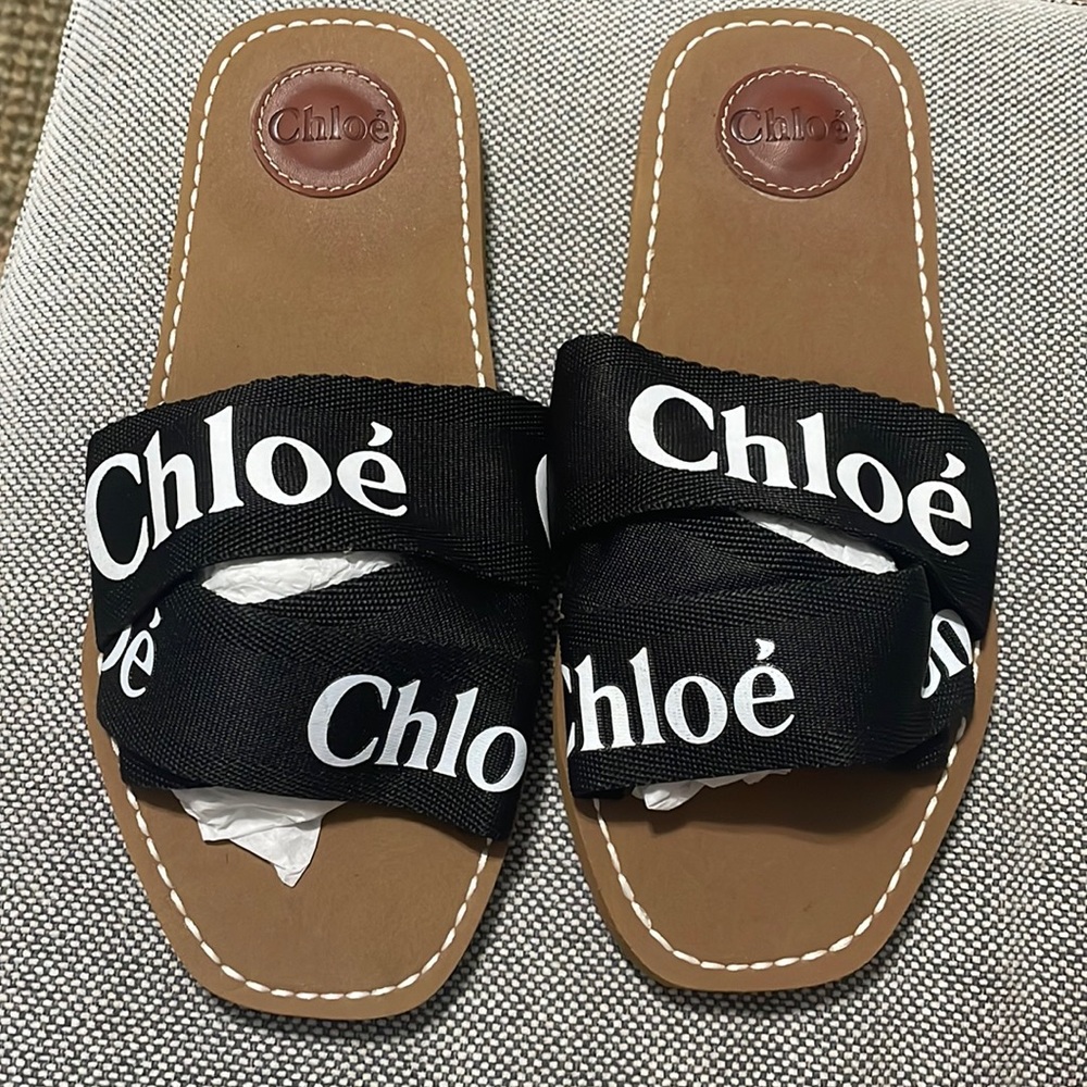 Black and white trendy sandals woody